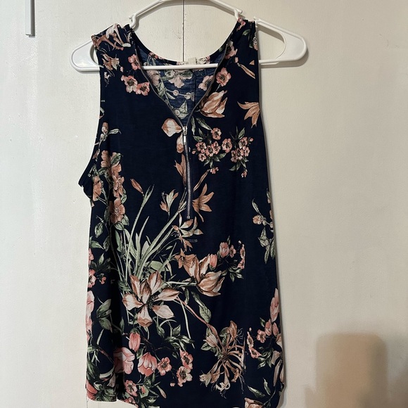 Corvia Large Tanktop Dress Shirt - Picture 2 of 4